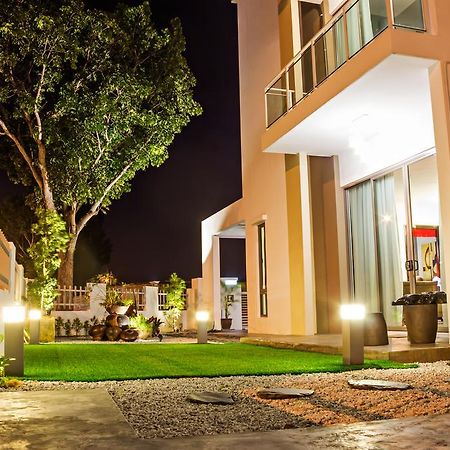 R Residence Jelutong Eksteriør bilde