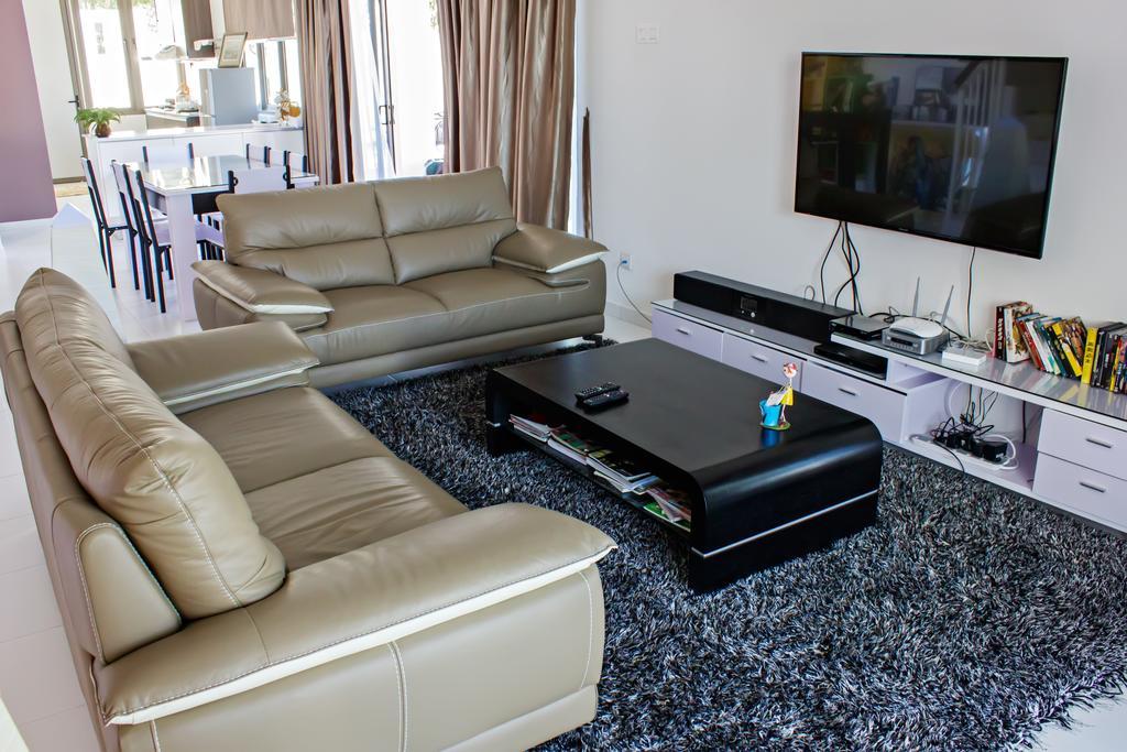 R Residence Jelutong Eksteriør bilde