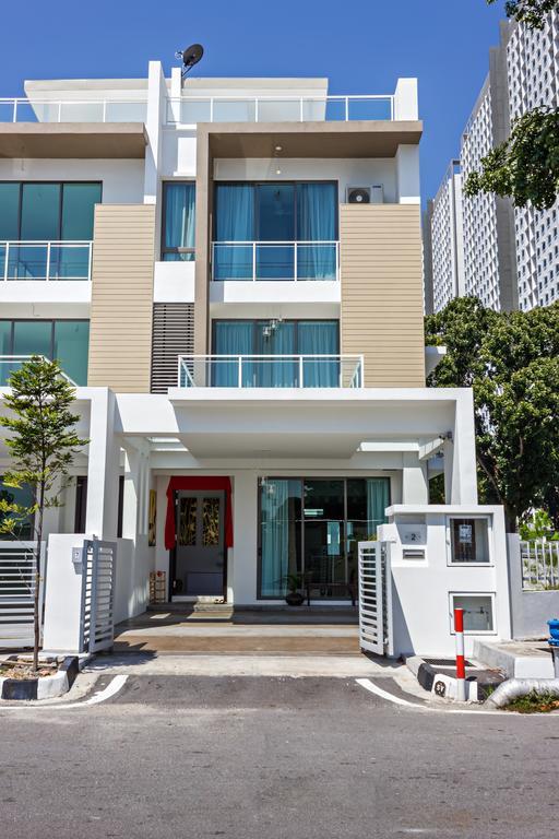 R Residence Jelutong Eksteriør bilde