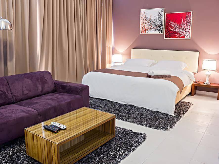 R Residence Jelutong Eksteriør bilde